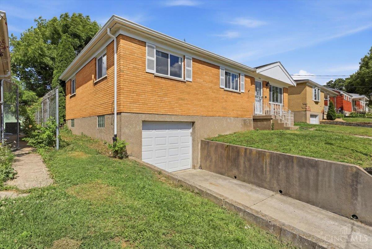 5750 Timrick Court, Cincinnati, OH, 45238 — photo 3