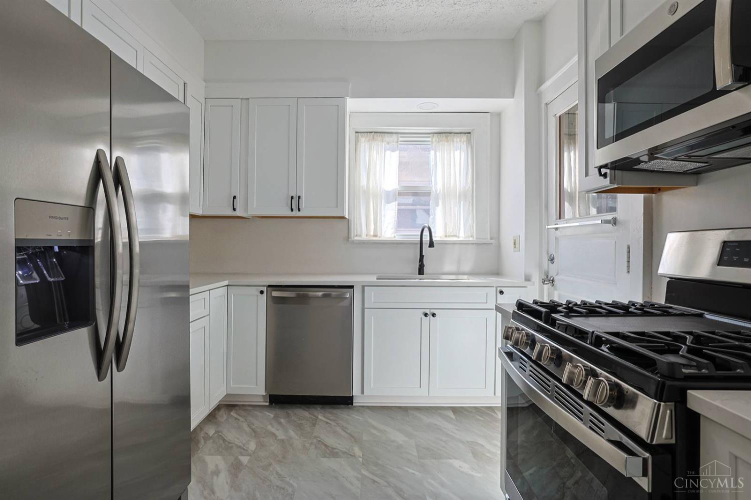 2555 Ridgeland Place, Cincinnati, OH, 45212 — photo 13