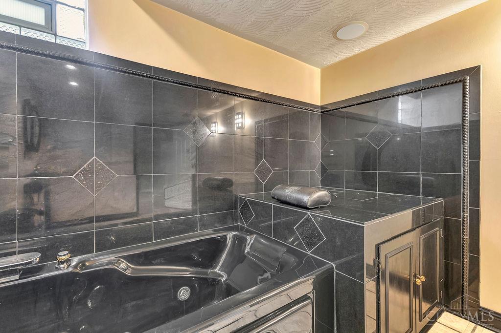 1210 Dixie Court, Cincinnati, OH, 45215 — photo 39