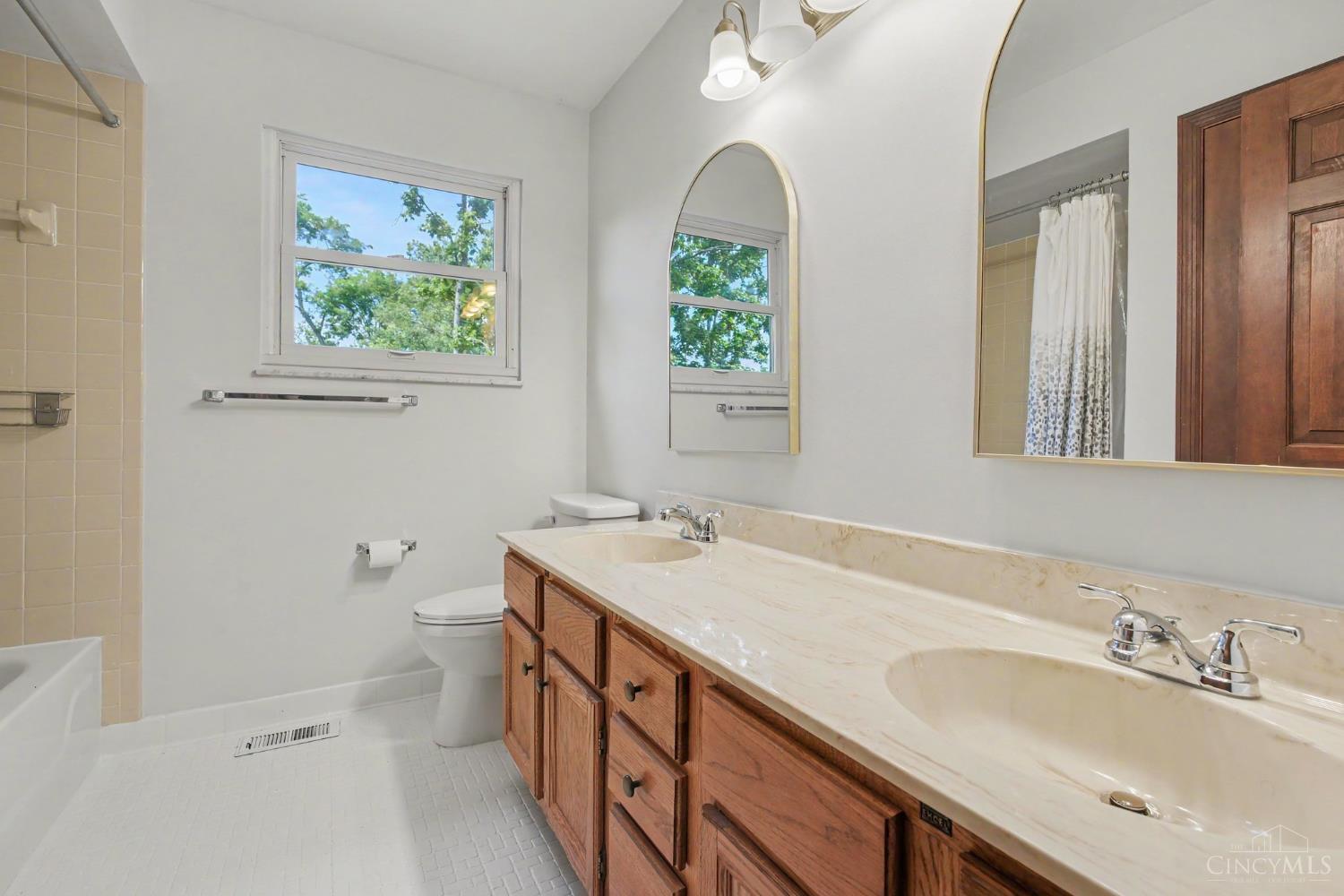 4268 Peppermill Lane, Blue Ash, OH, 45242 — photo 18