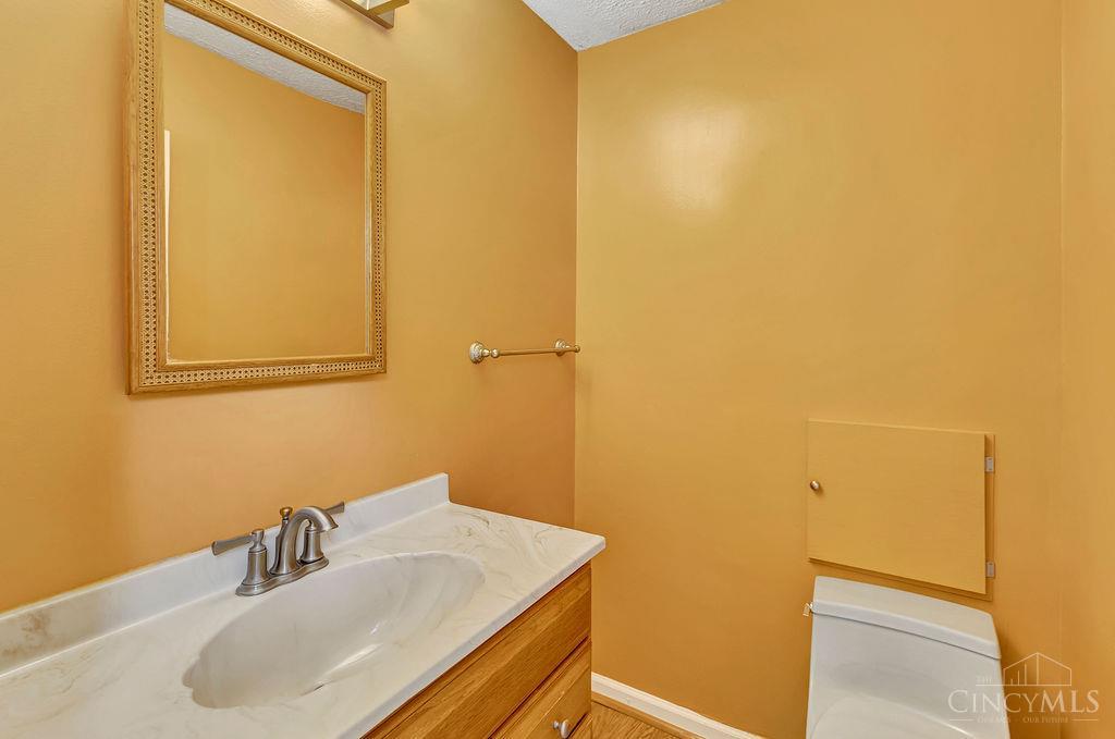 1210 Dixie Court, Cincinnati, OH, 45215 — photo 30