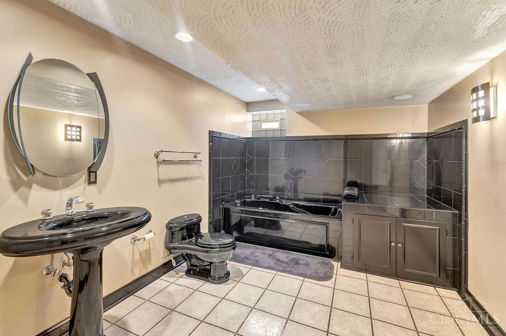 1210 Dixie Court, Cincinnati, OH, 45215 — photo 38