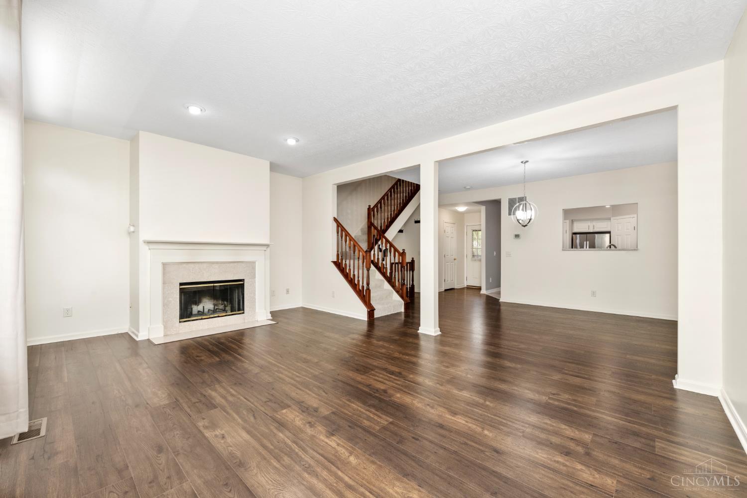 5927 Castlewood Crossing, Miami Twp, OH, 45150 — photo 6