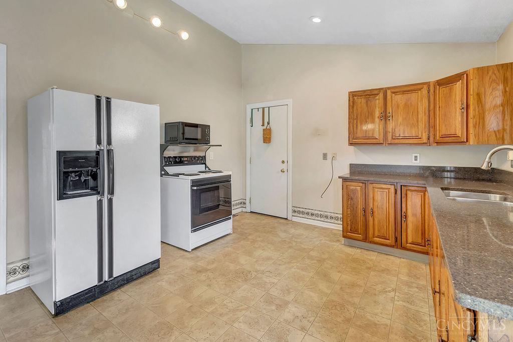 1210 Dixie Court, Cincinnati, OH, 45215 — photo 19