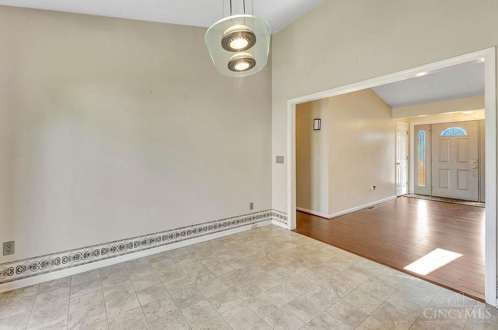 1210 Dixie Court, Cincinnati, OH, 45215 — photo 12