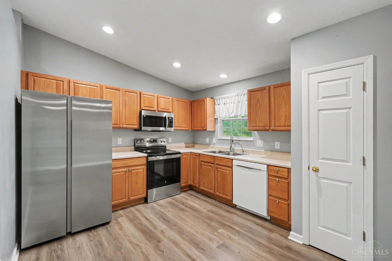 6115 Misty Creek Drive, Goshen Twp, OH, 45140 — photo 8