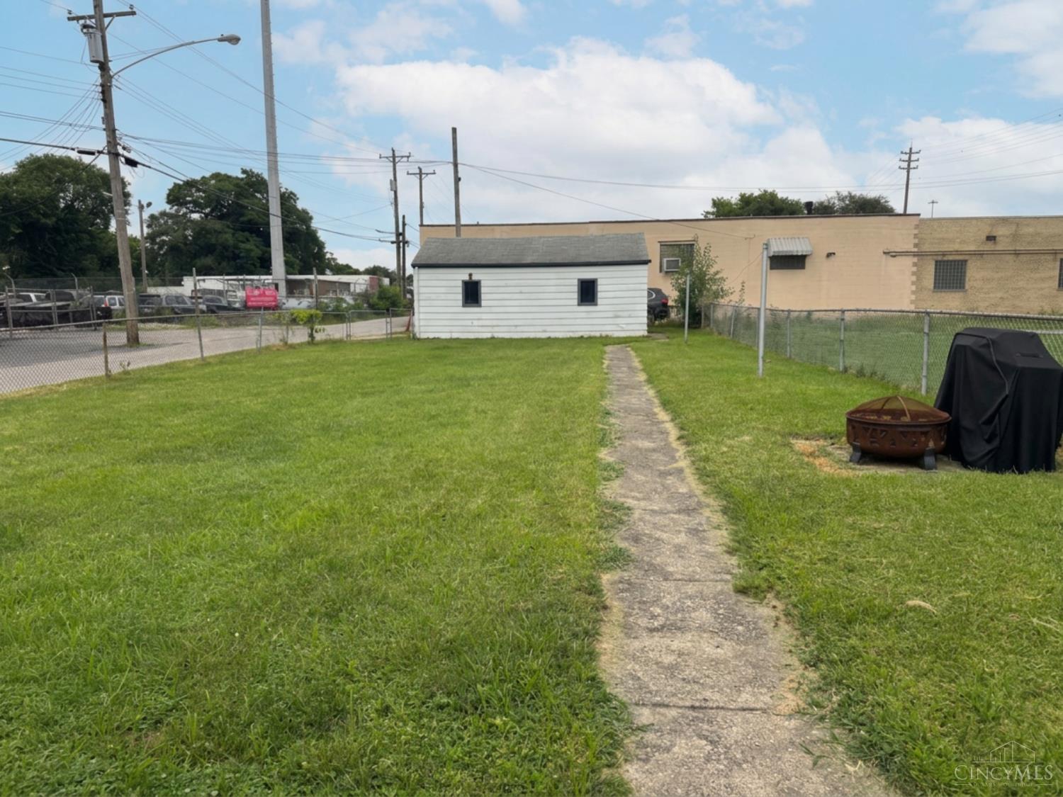 16th image of 112 E 72nd St, Cincinnati, OH 45216 | MLS# 1887504