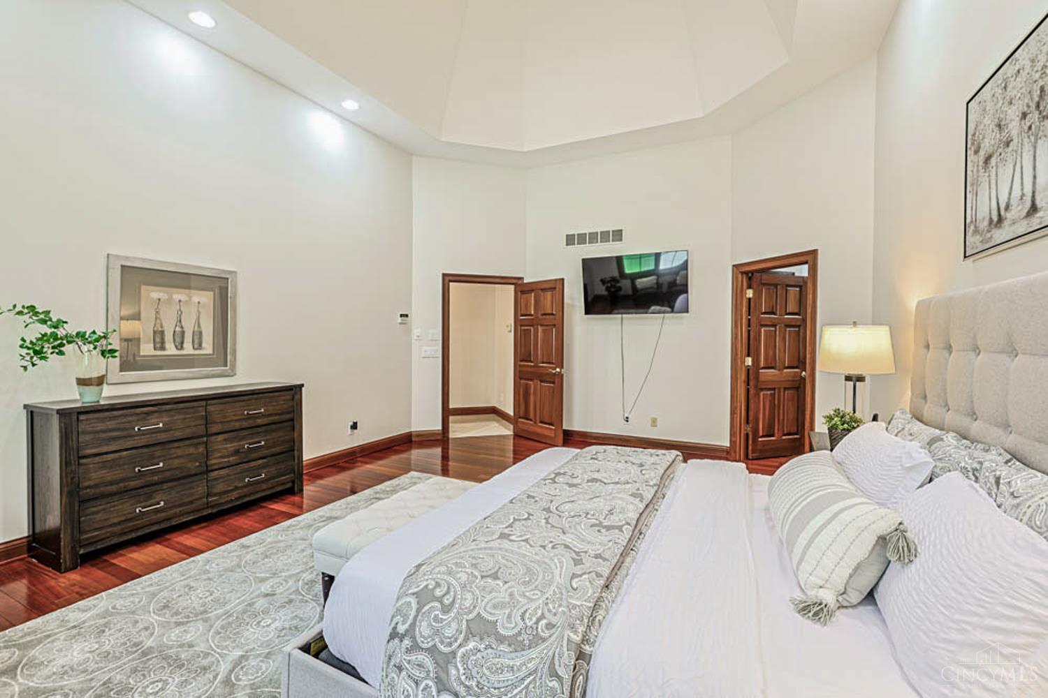 8625 Fawnmeadow Lane, Indian Hill, OH, 45242 — photo 13