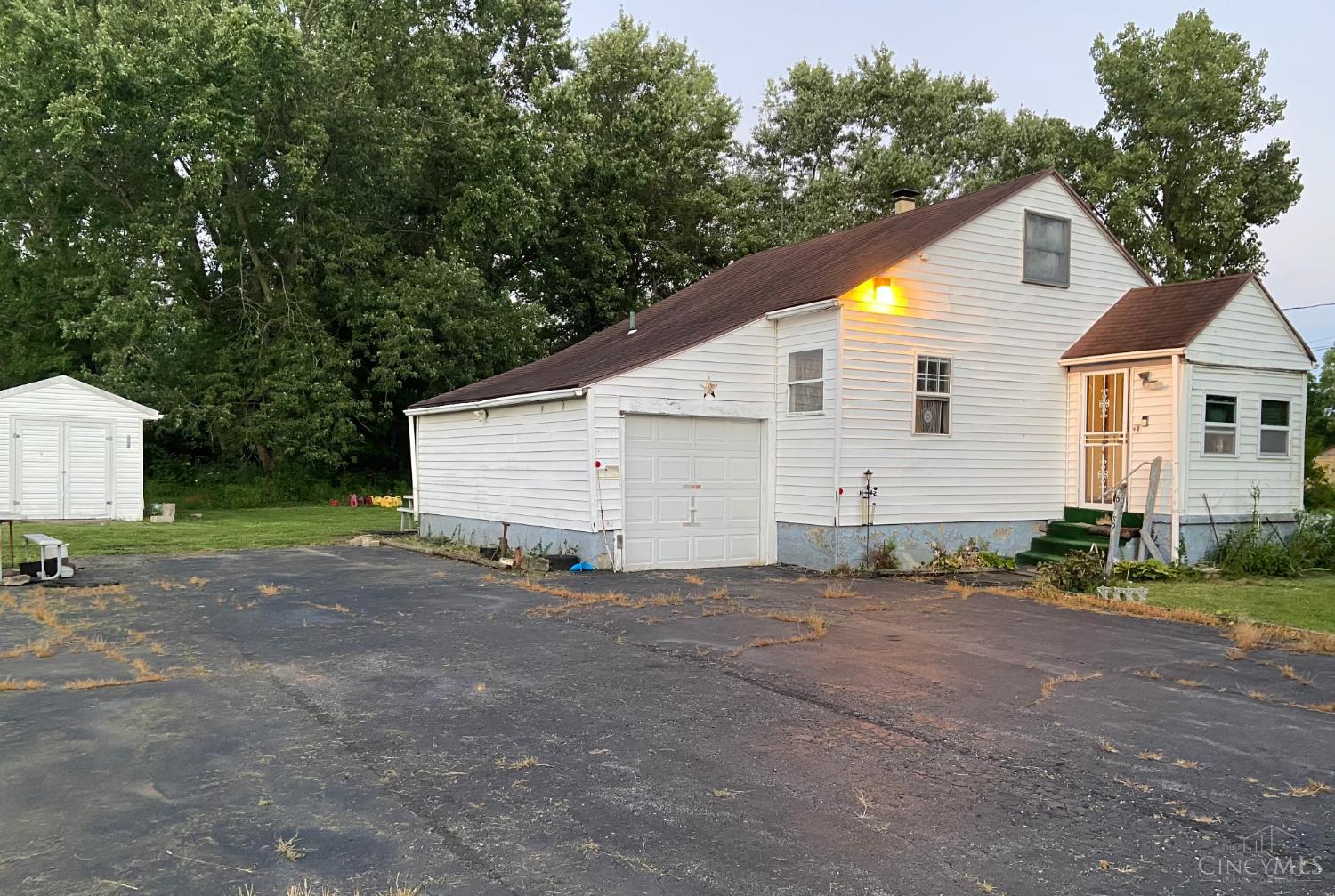 3rd image of 1390 Olt Rd, Jefferson Twp, OH 45417 | MLS# 1884779