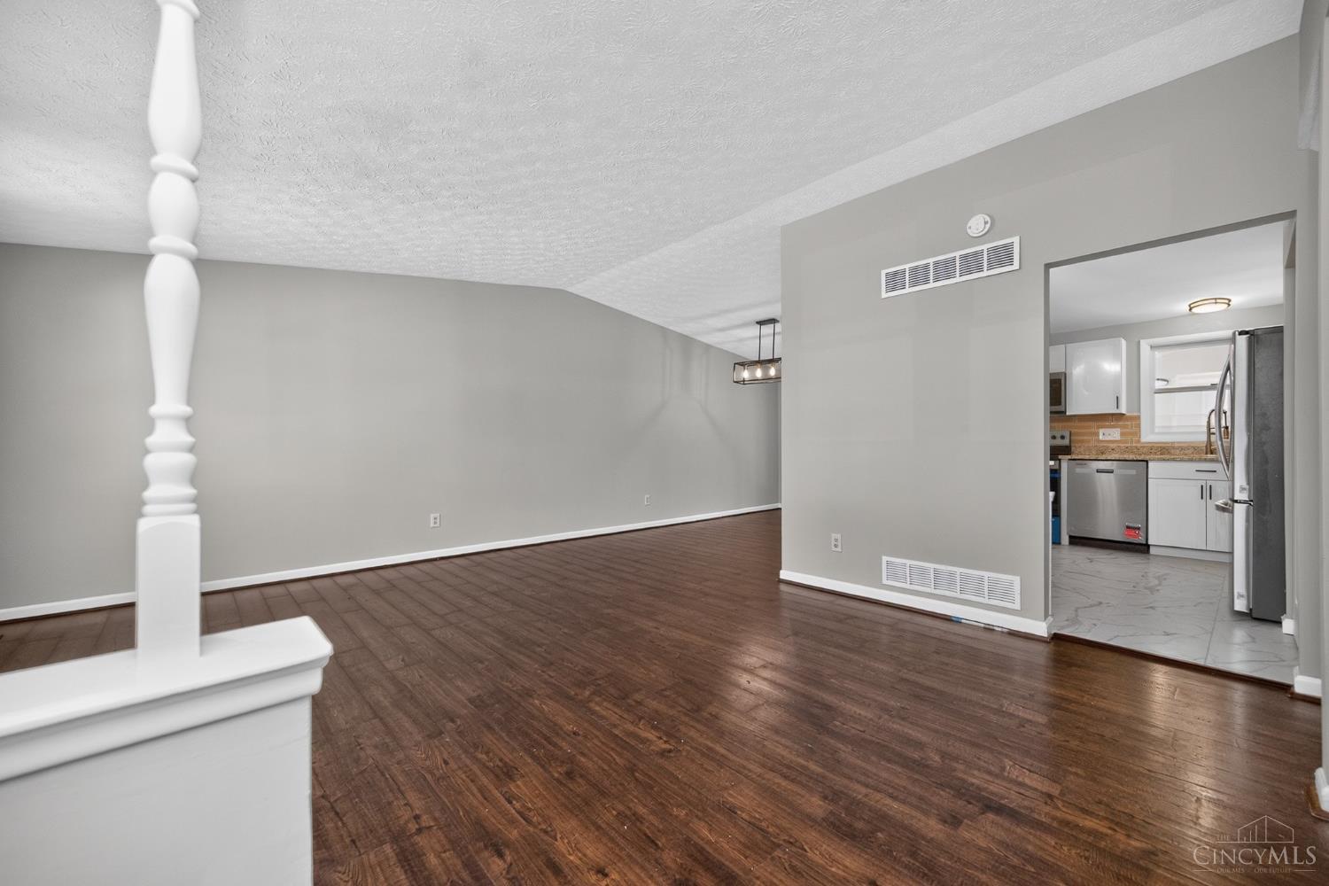 4th image of 11255 Logenberry Cir, Forest Park, OH 45240 | MLS# 1888569