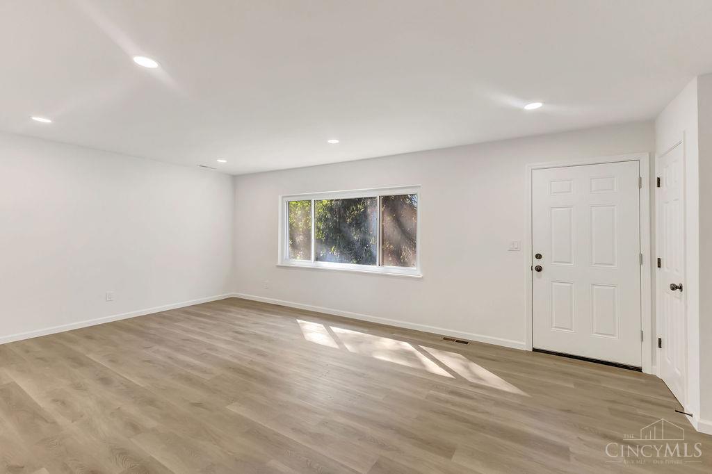 1073 Cedar Drive, Miami Twp, OH, 45150 — photo 12