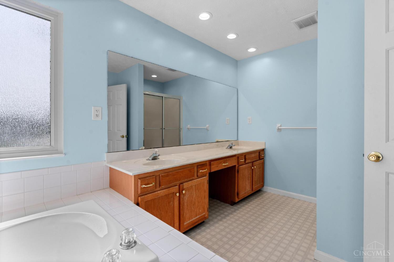 5525 Scarlet Maple Court, Miami Twp, OH, 45150 — photo 29