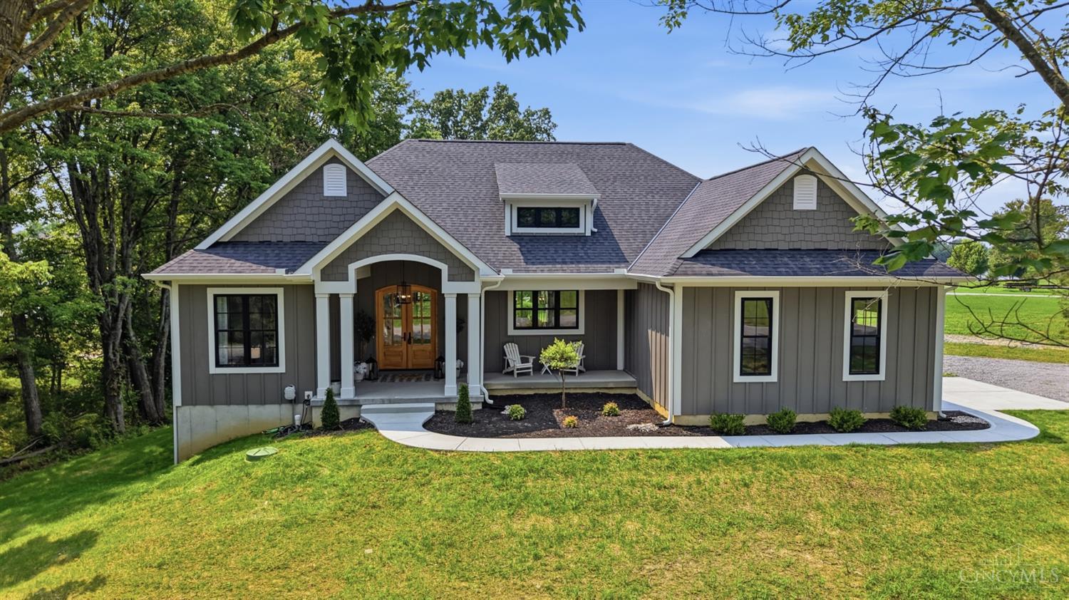 Photo 2 of Single family home for sale at 672 Waynoka Dr, Jackson Twp, OH 45171 | MLS# 1888568 | Listing updated on 2026-09-13
