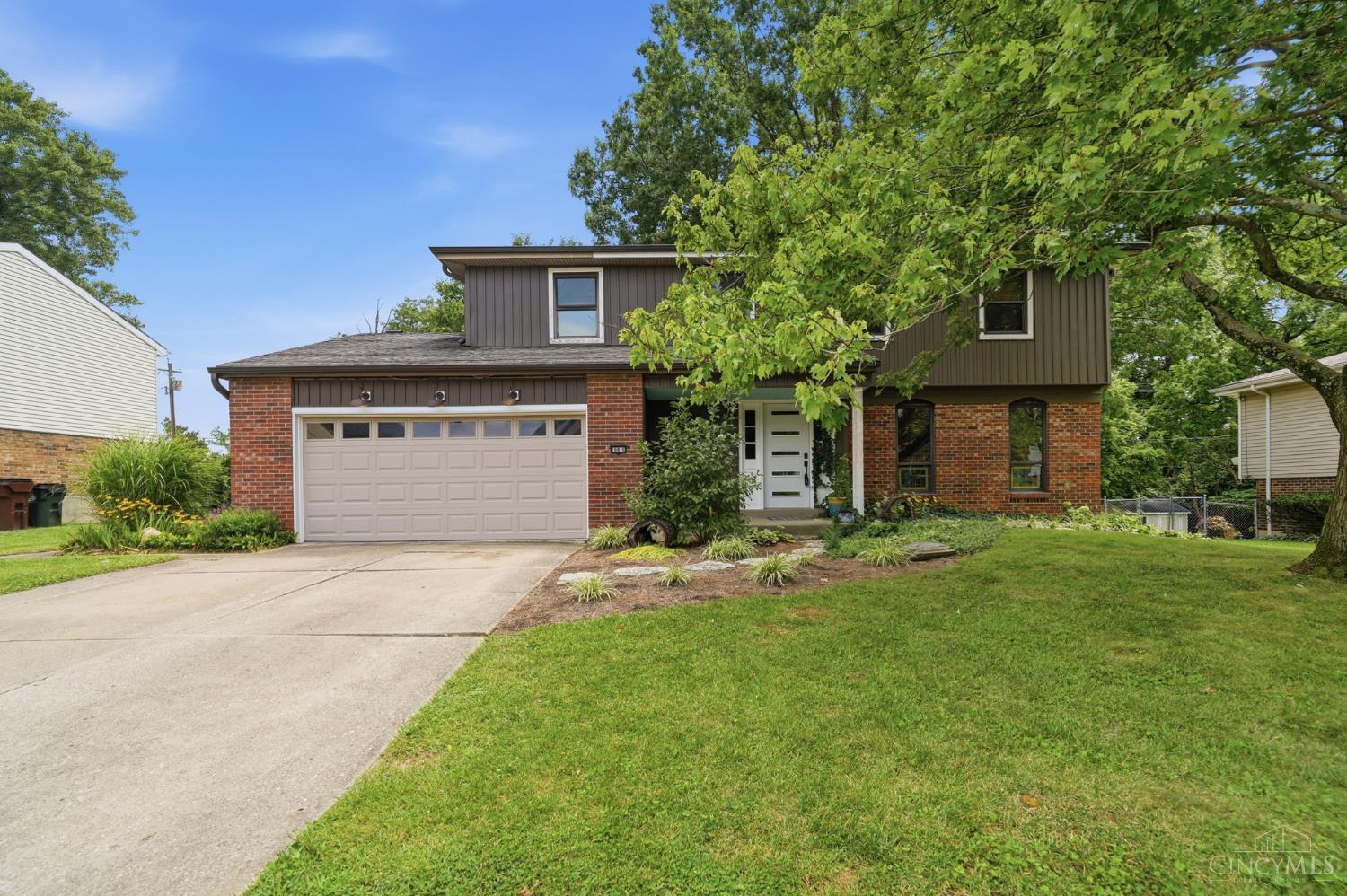 2nd image of 10816 Wengate Ln, Blue Ash, OH 45241 | MLS# 1888481