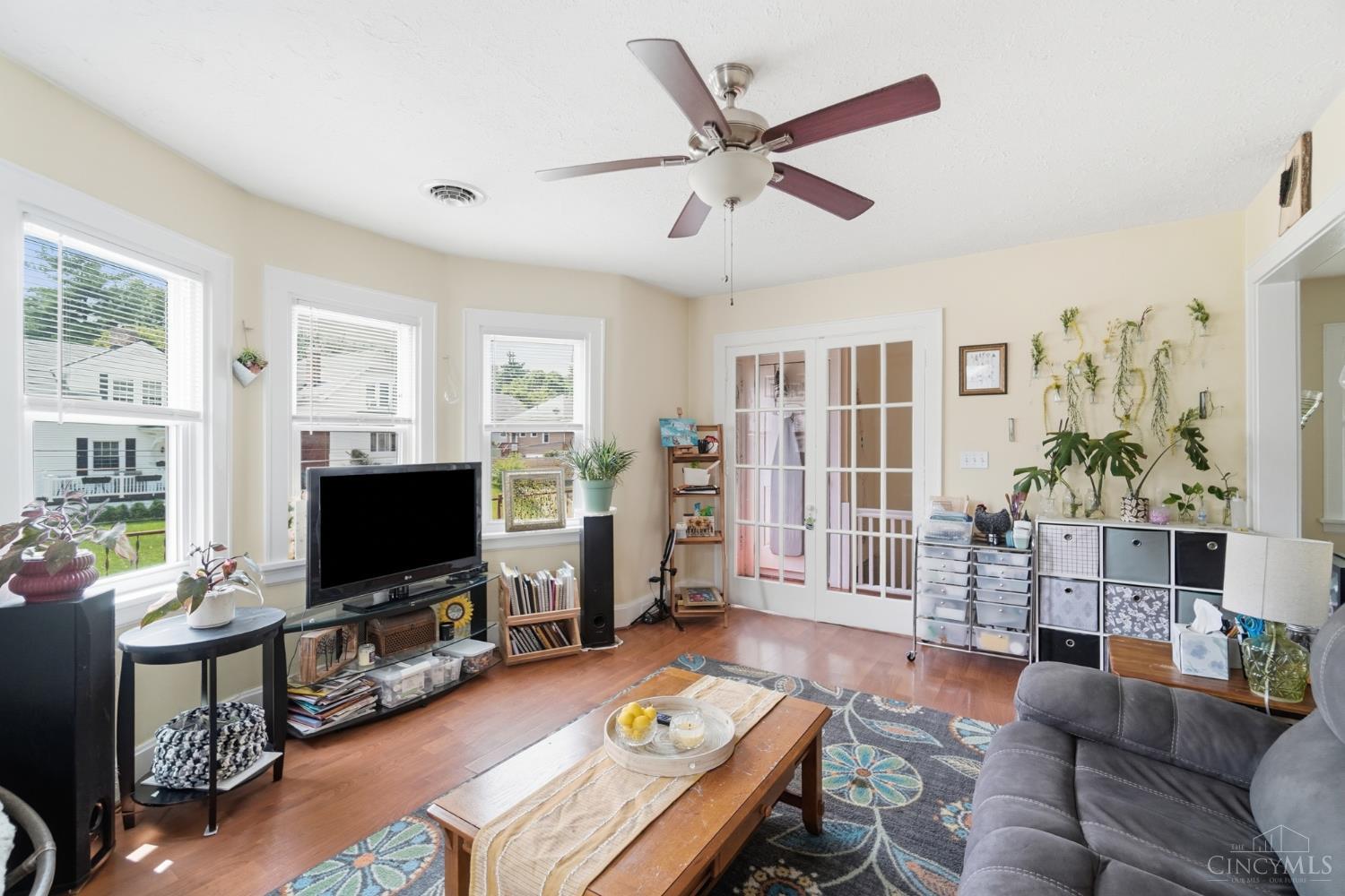 2416 Lysle Lane