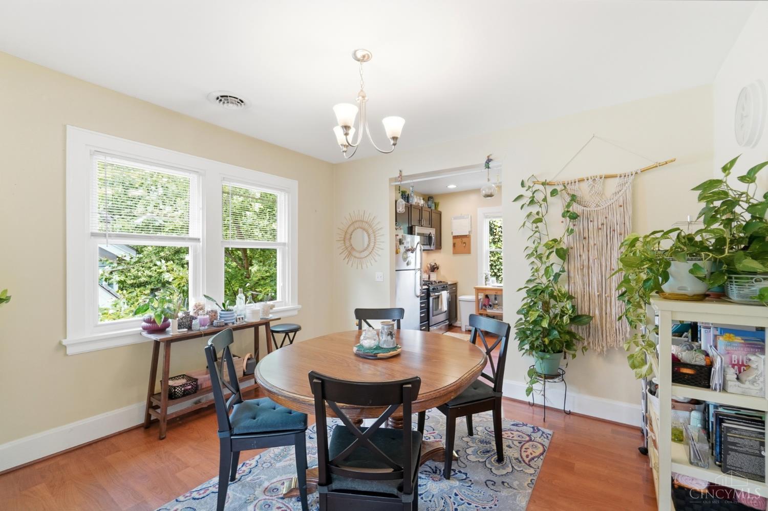 2416 Lysle Lane
