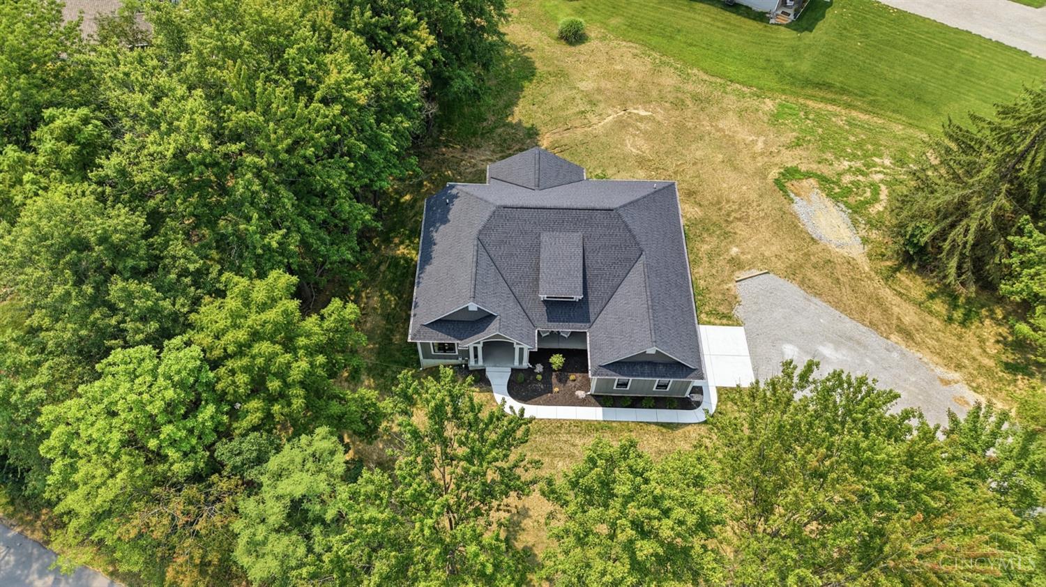 Photo 3 of Single family home for sale at 672 Waynoka Dr, Jackson Twp, OH 45171 | MLS# 1888568 | Listing updated on 2026-09-13