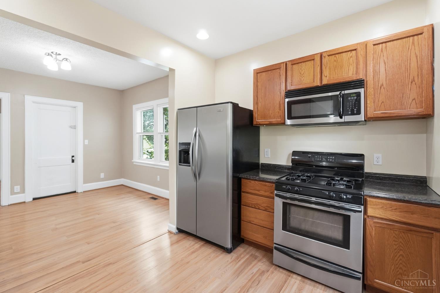 2416 Lysle Lane