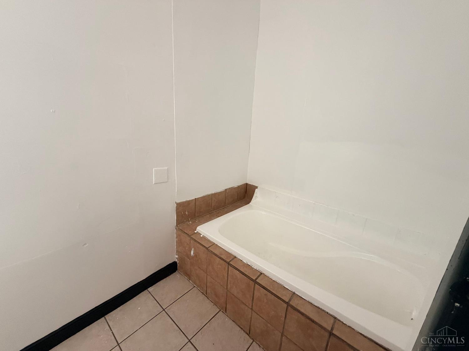 252 Renner St, Cincinnati, OH, 45214 — photo 8