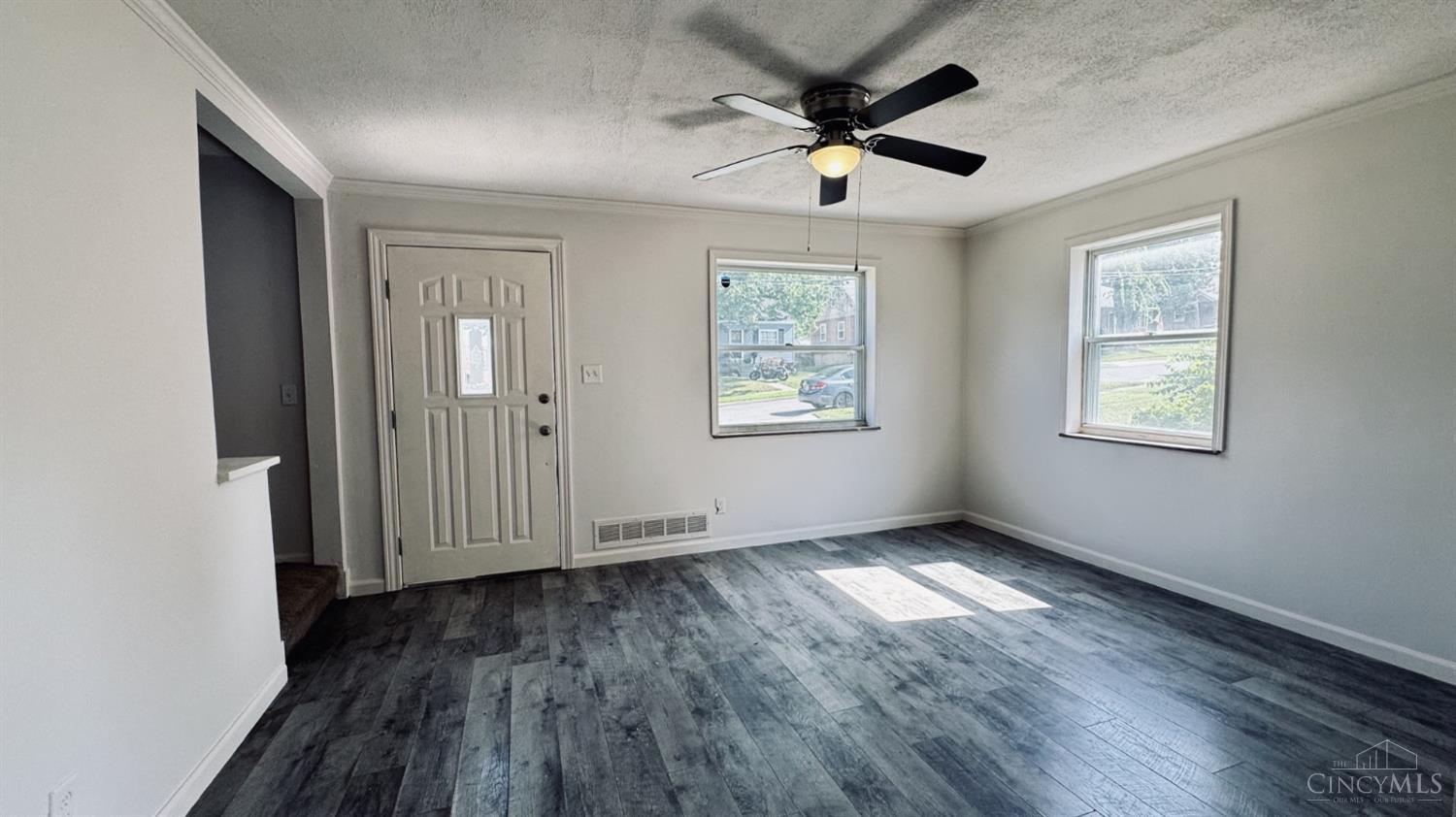 4th image of 521 Maple Dr, Reading, OH 45215 | MLS# 1888430