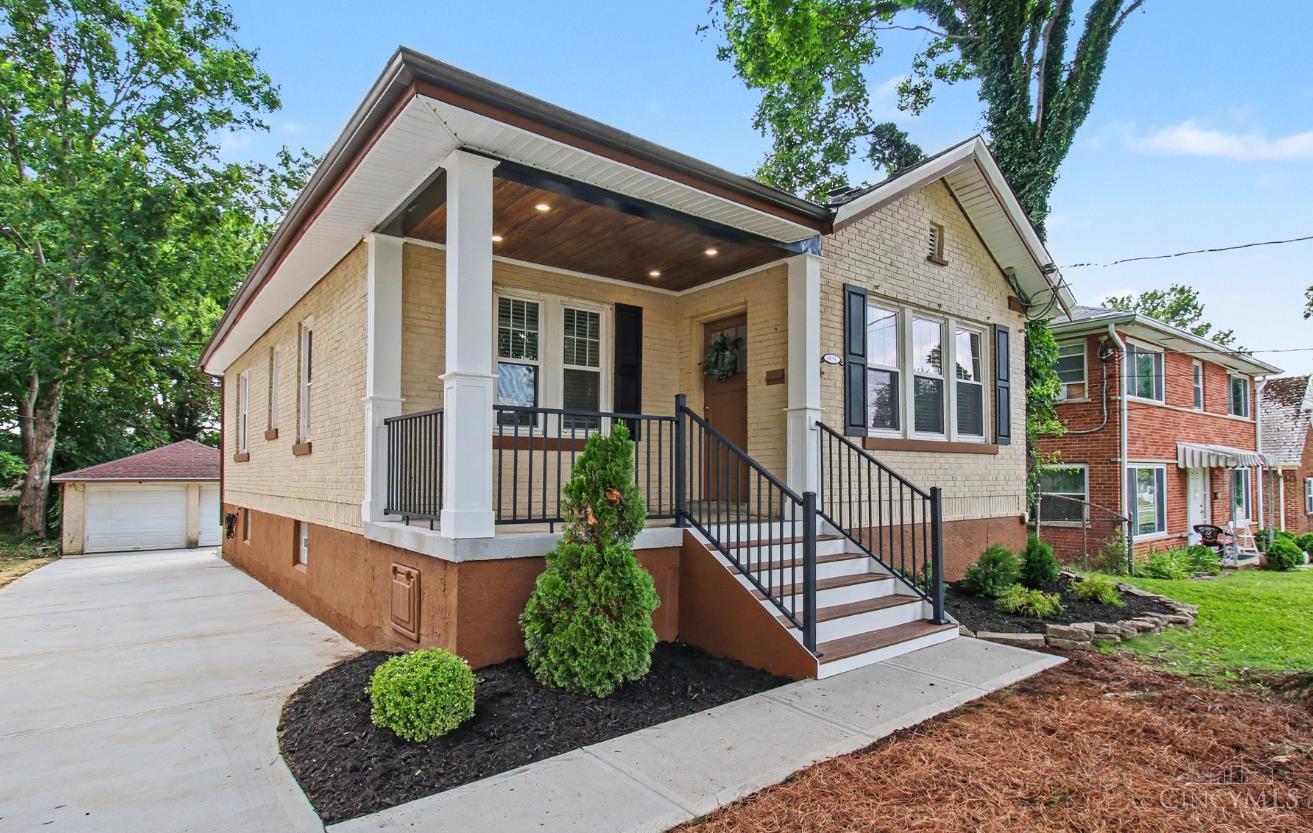 6838 Sampson Lane