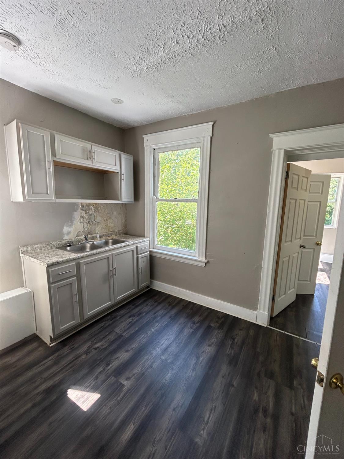 811 Fred Shuttlesworth Circle, Cincinnati, OH, 45229 — photo 3