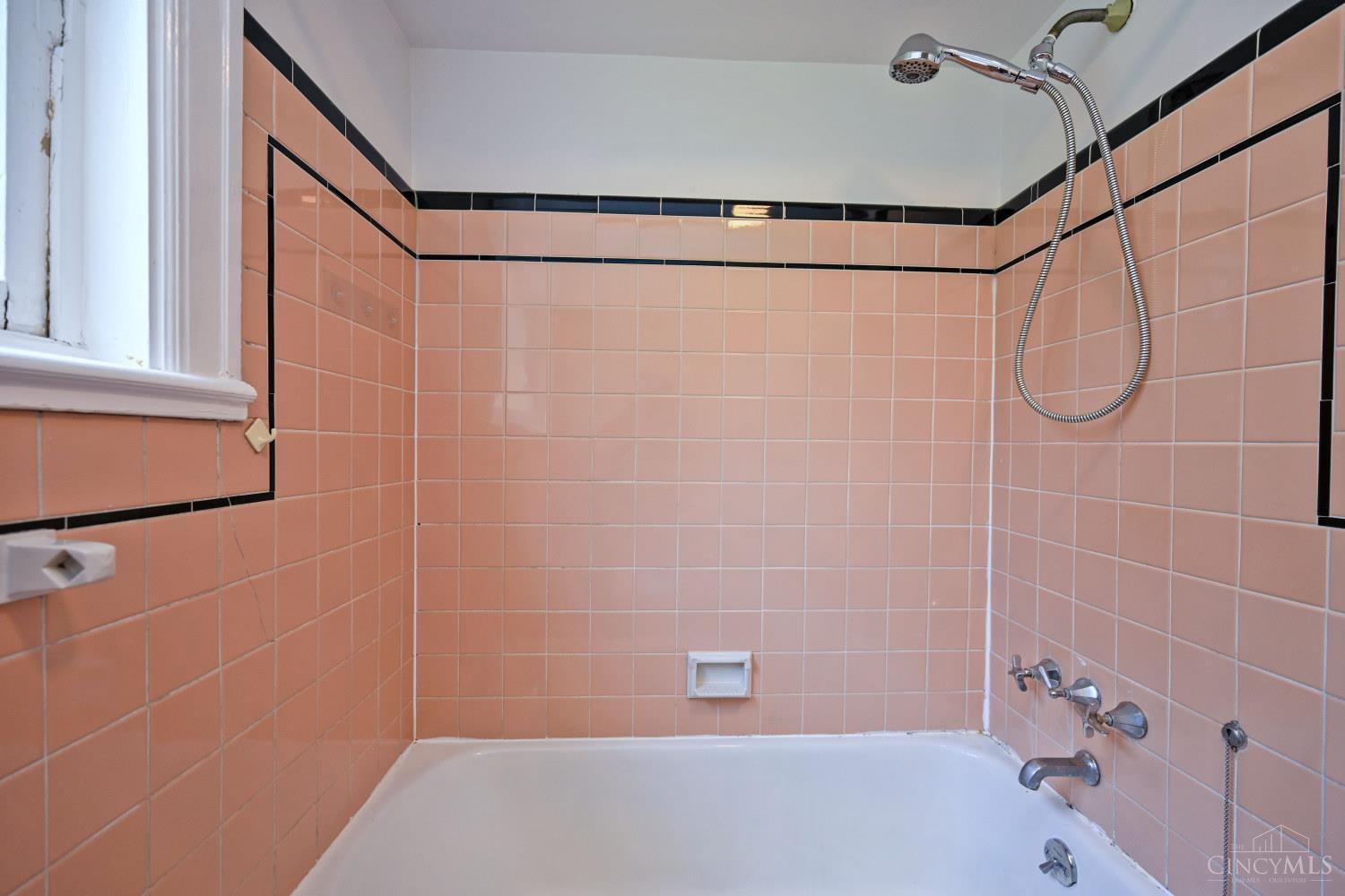 236 Loraine Avenue, Cincinnati, OH, 45220 — photo 24