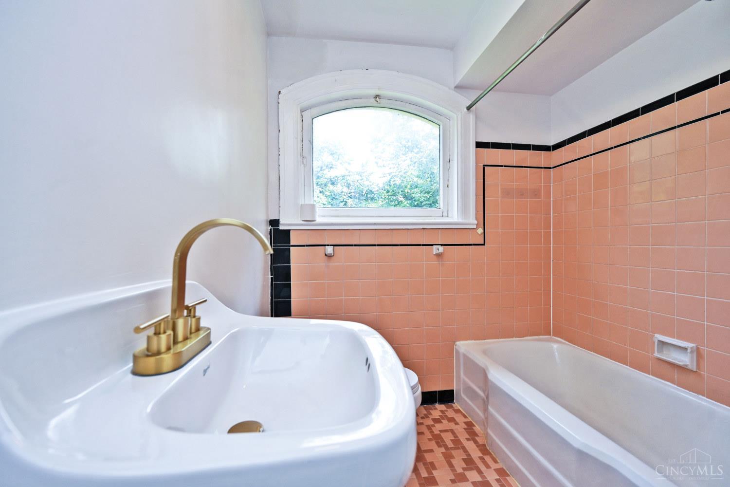 236 Loraine Avenue, Cincinnati, OH, 45220 — photo 23