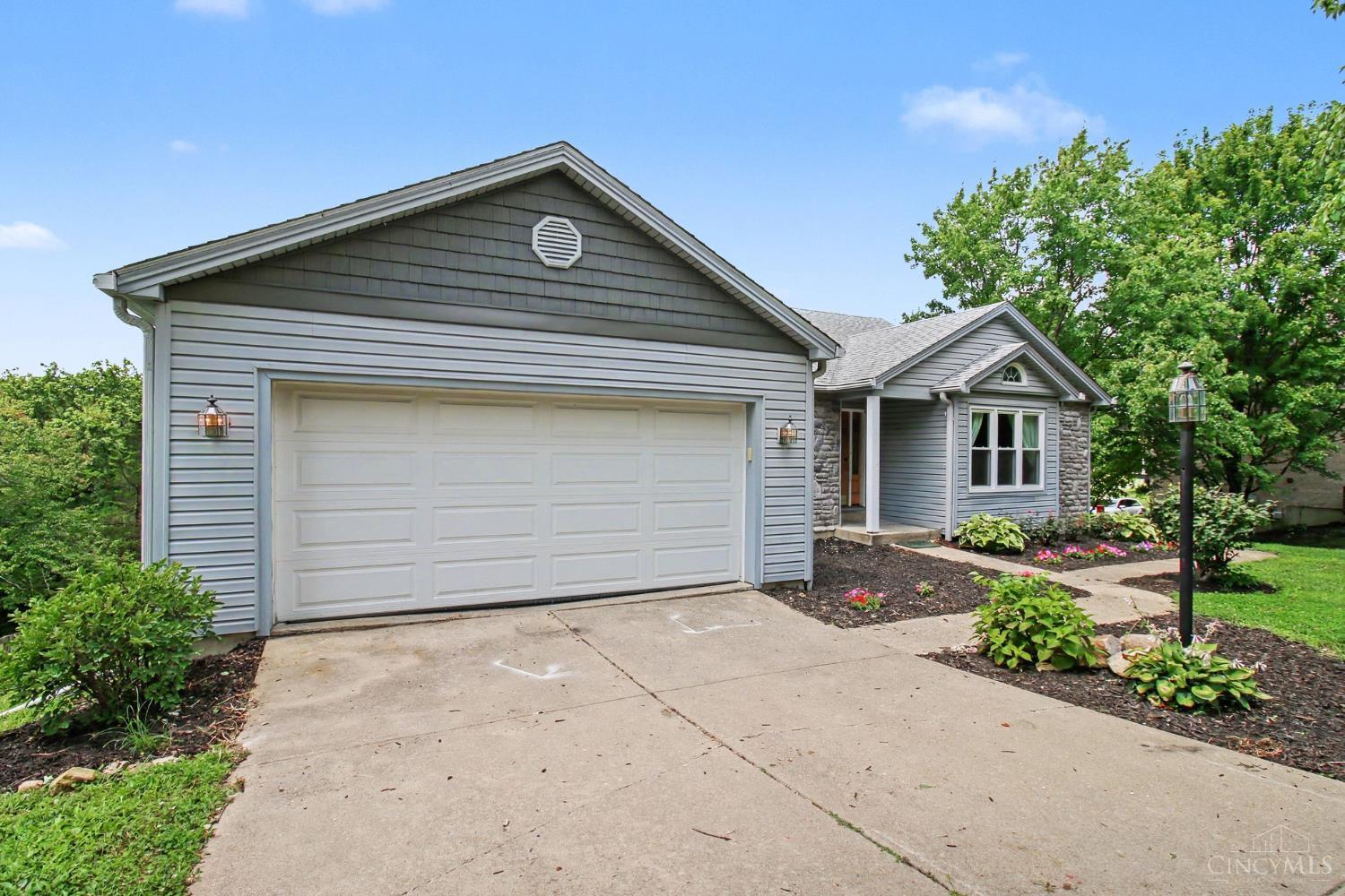Photo 3 of Sale Pending at 8293 Paddington Ct, West Chester, OH 45069 | MLS# 1886297 | Listing updated on 2026-09-20