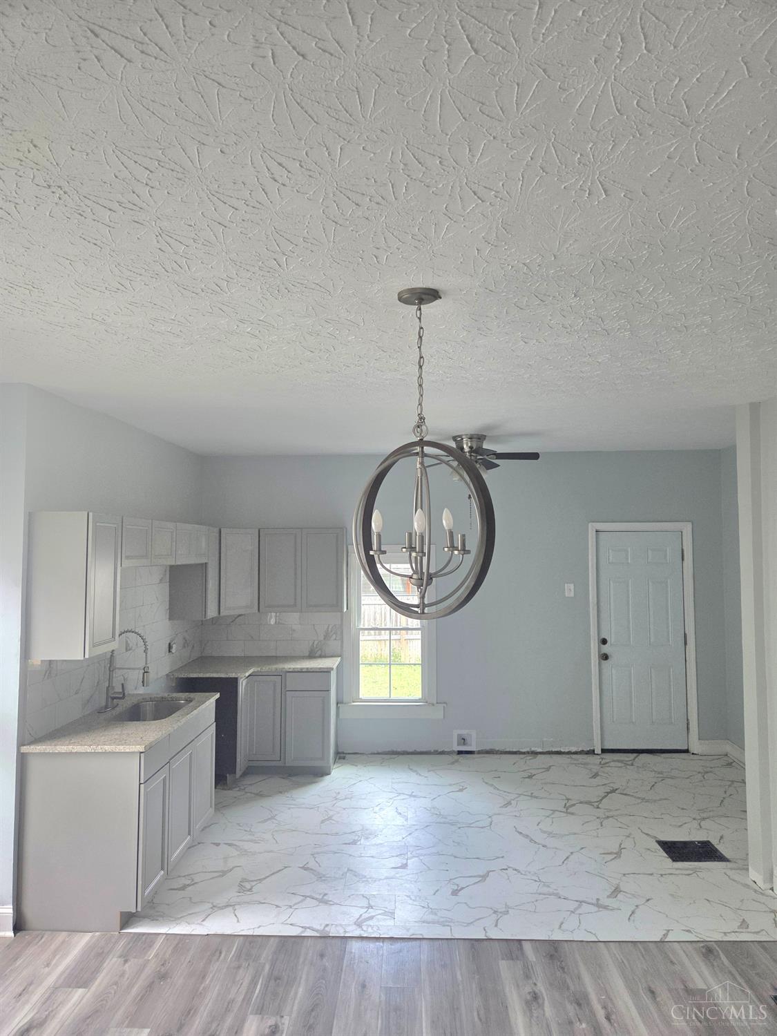5th image of 1907 Hill Ave, Middletown, OH 45044 | MLS# 1870720