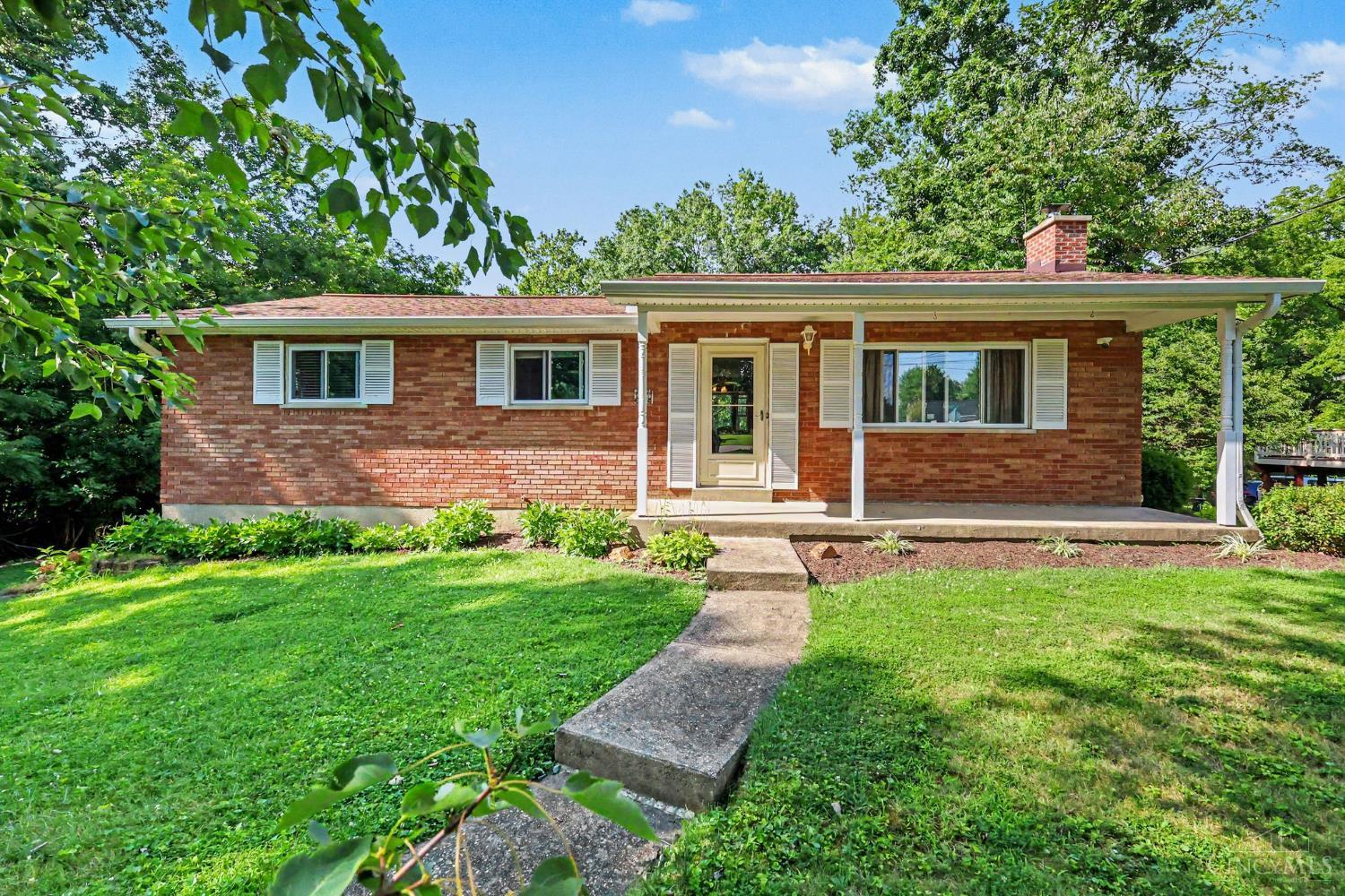 894 Meadow Ridge Drive