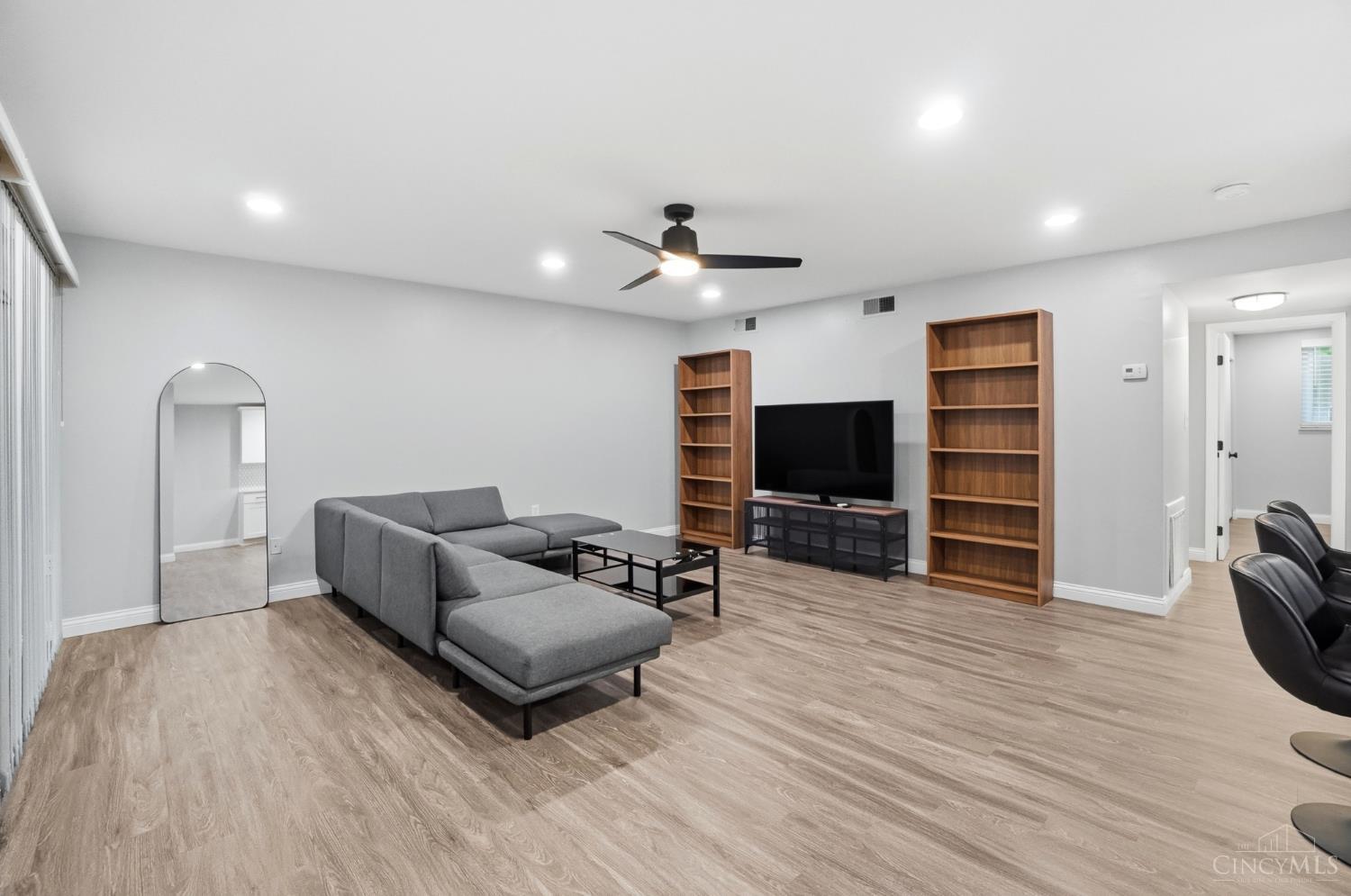 3069 Alpine Terrace #11, Cincinnati, OH, 45208 — photo 18