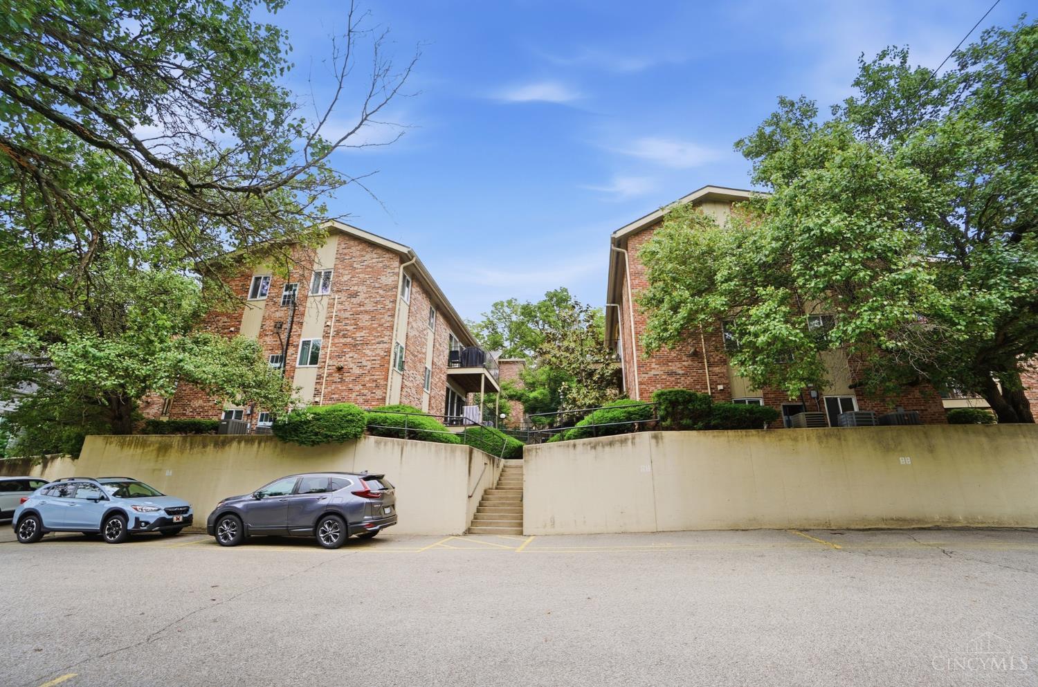 4th image of 3069 Alpine, Cincinnati, OH 45208