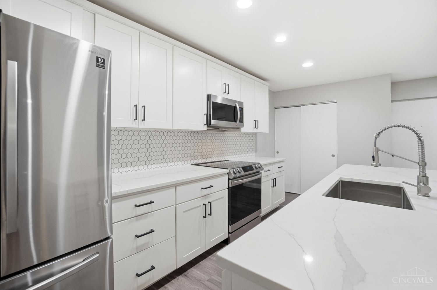 3069 Alpine Terrace #11, Cincinnati, OH, 45208 — photo 12