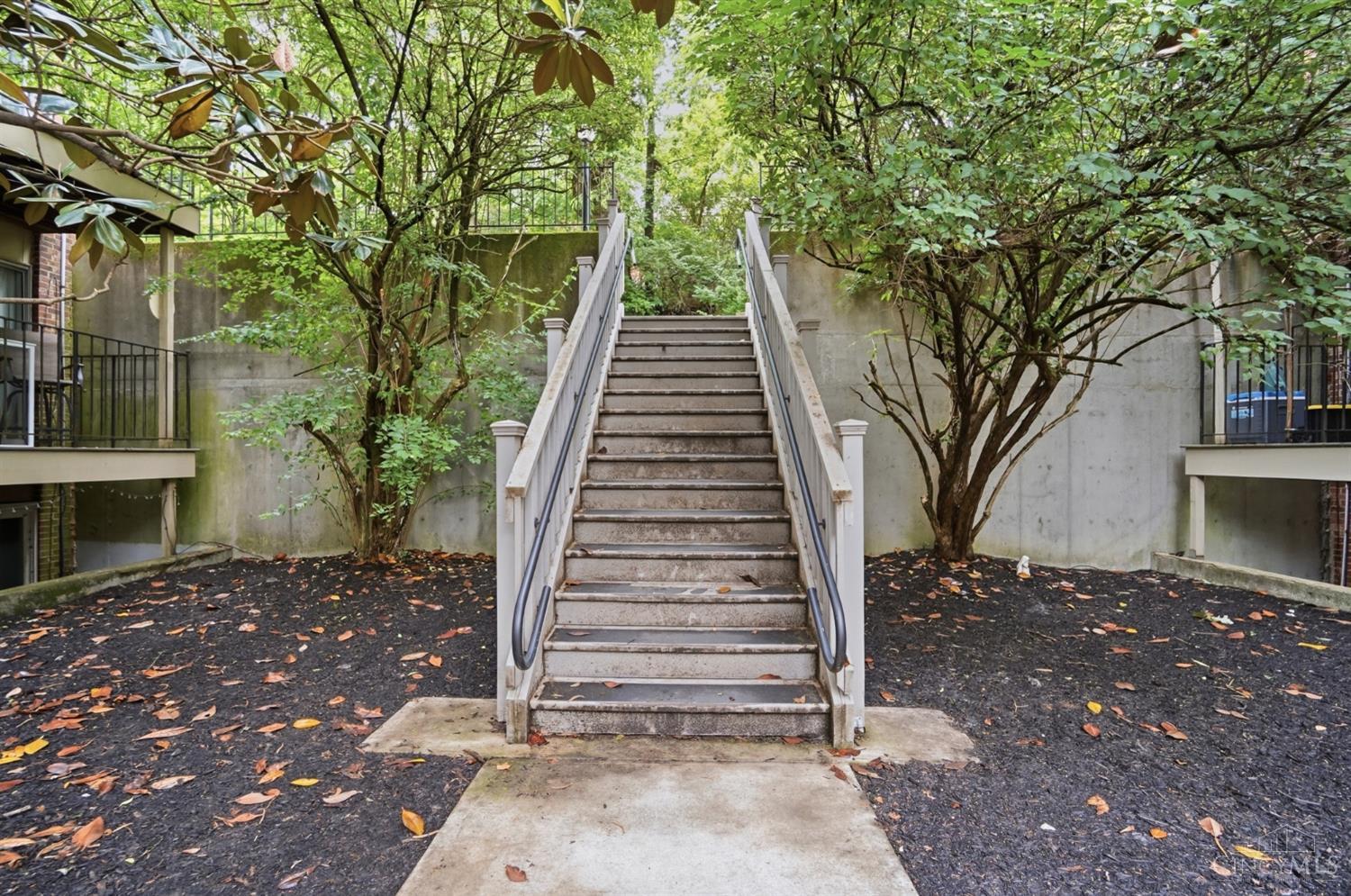 3069 Alpine Terrace #11, Cincinnati, OH, 45208 — photo 36