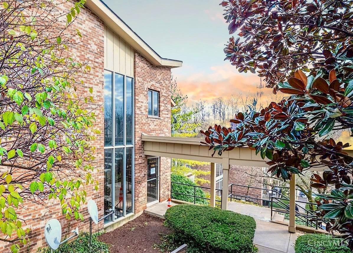 2nd image of 3069 Alpine #11, Cincinnati, OH 45208 | MLS# 1888946