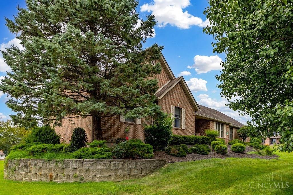 Photo 2 of Single family home for sale at 1675 Ainsley Ln, Hamilton, OH 45013 | MLS# 1889051 | Listing updated on 2026-09-16