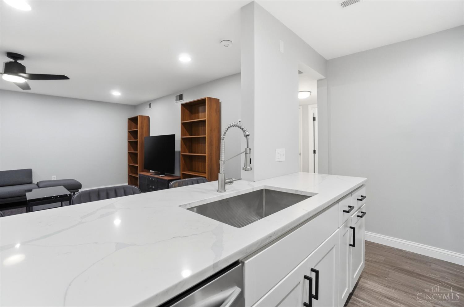 3069 Alpine Terrace #11, Cincinnati, OH, 45208 — photo 14