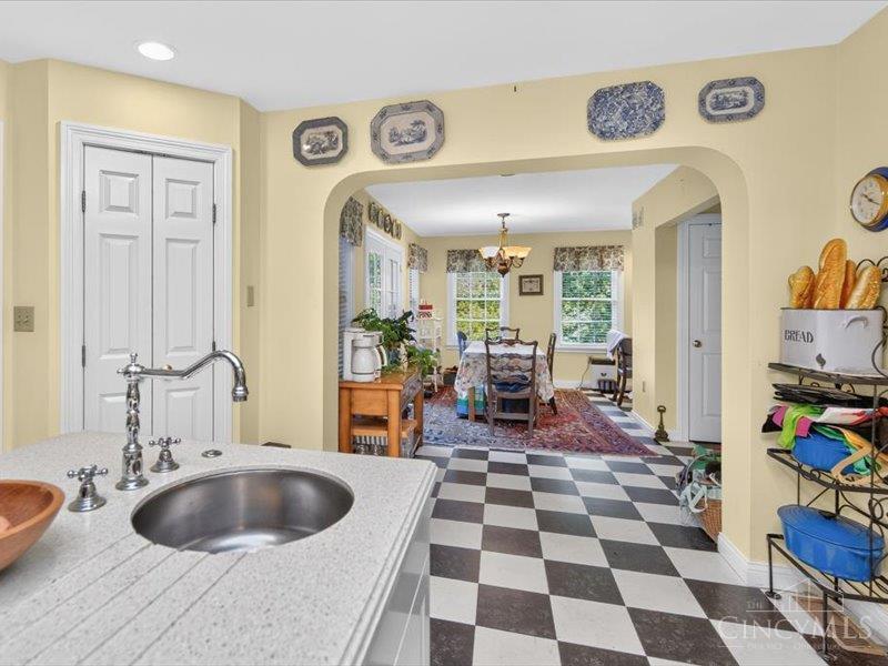 7225 Meadowbrook Drive, Amberley, OH, 45237 — photo 18