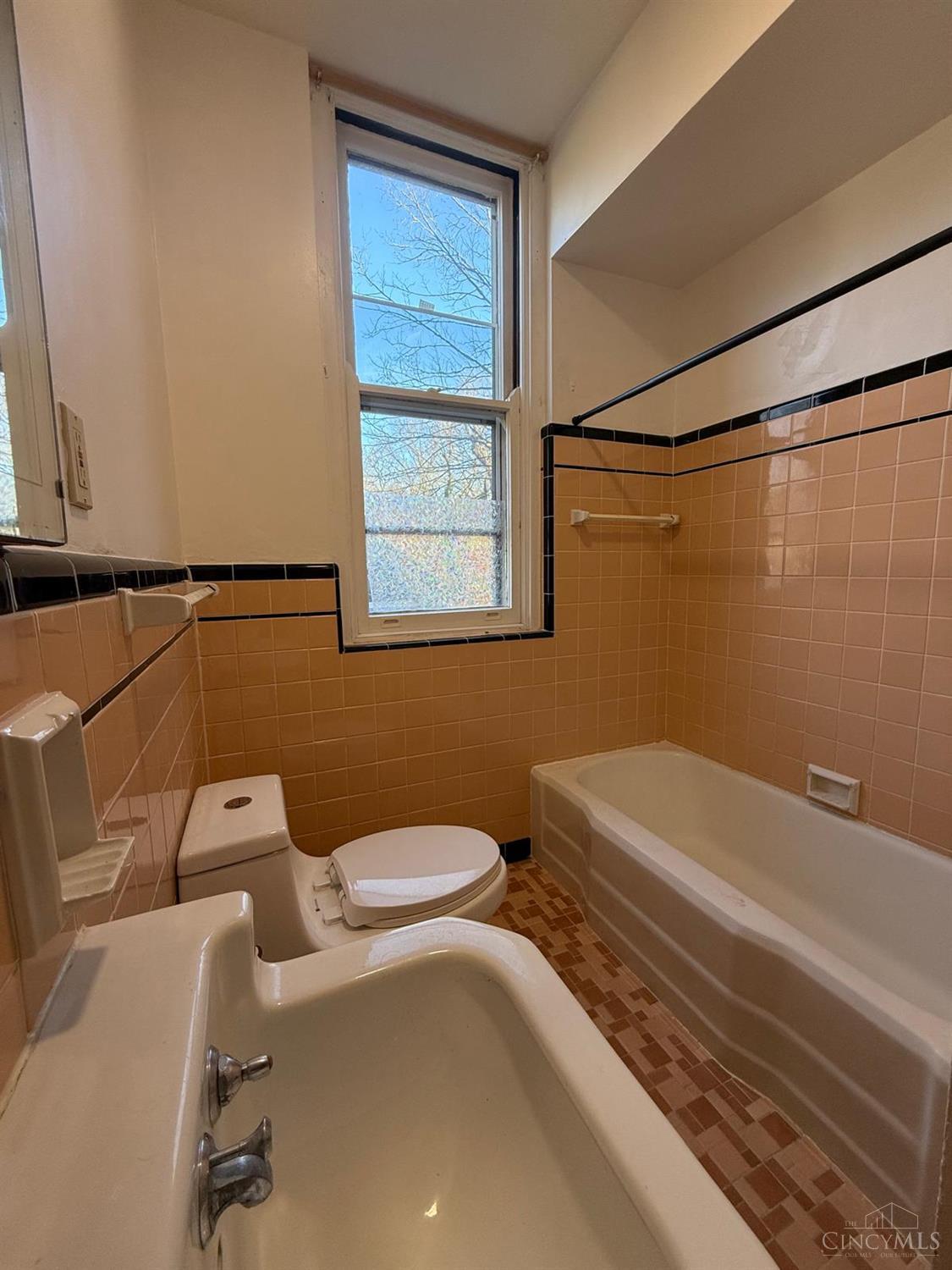 236 Loraine Avenue, Cincinnati, OH, 45220 — photo 7