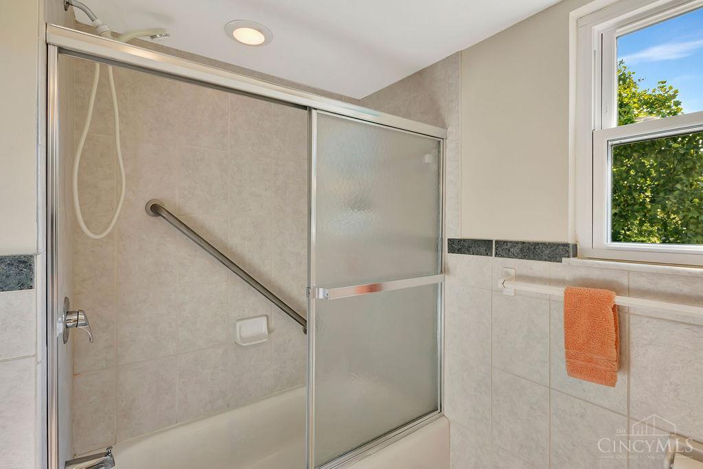 9800 Delray Drive, Montgomery, OH, 45242 — photo 25