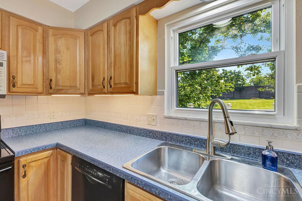 9800 Delray Drive, Montgomery, OH, 45242 — photo 12