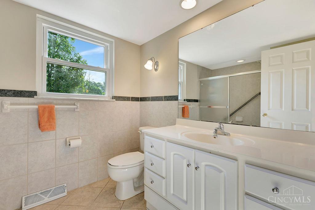 9800 Delray Drive, Montgomery, OH, 45242 — photo 24