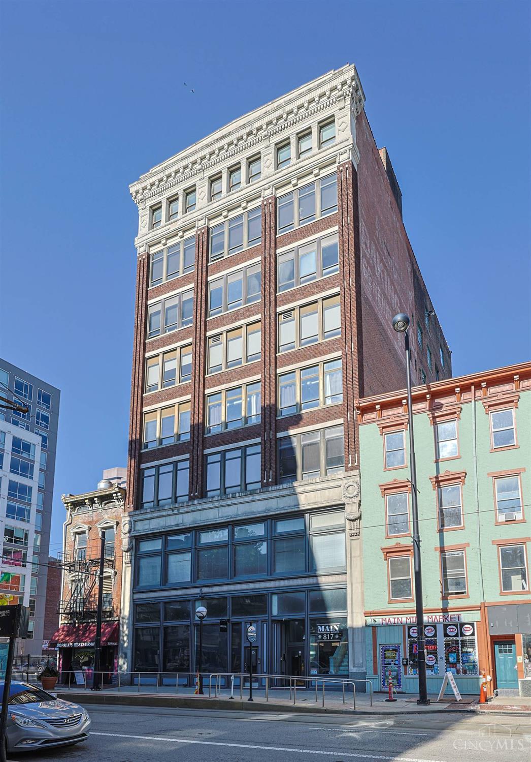 817 Main Street