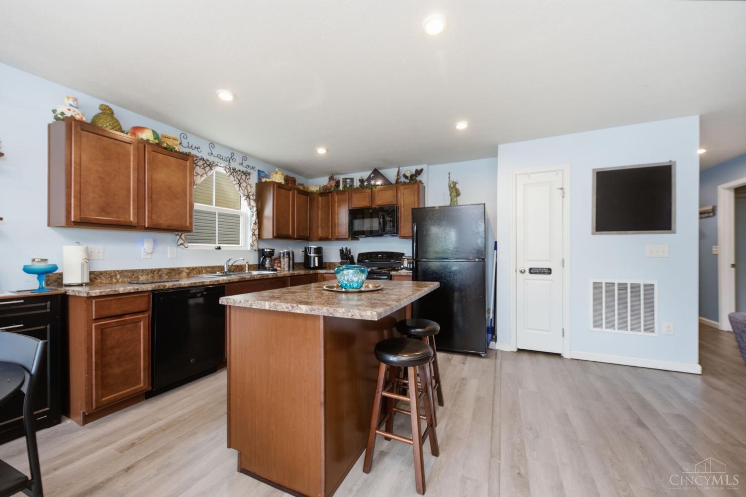 28 Charmalee Drive, Batavia Twp, OH, 45102