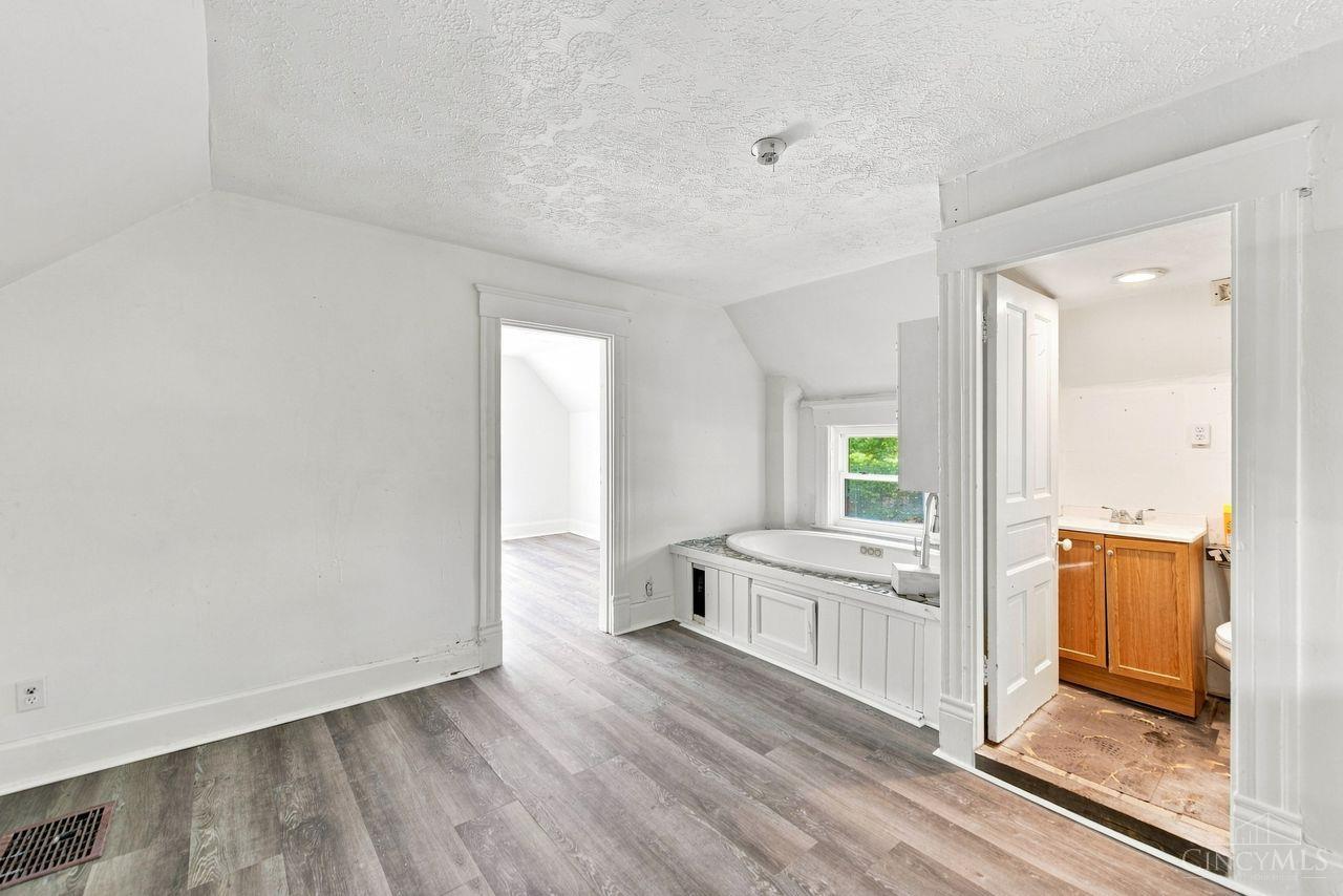 2025 Baltimore Avenue, Cincinnati, OH, 45225 — photo 15