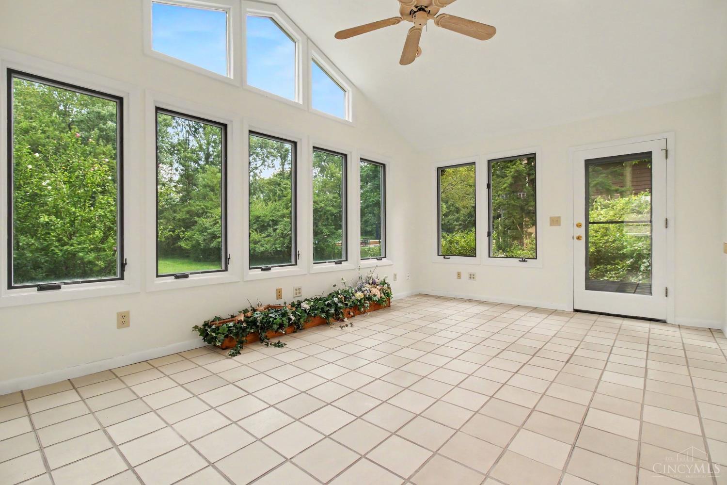 8590 Lynnehaven Drive, Amberley, OH, 45236