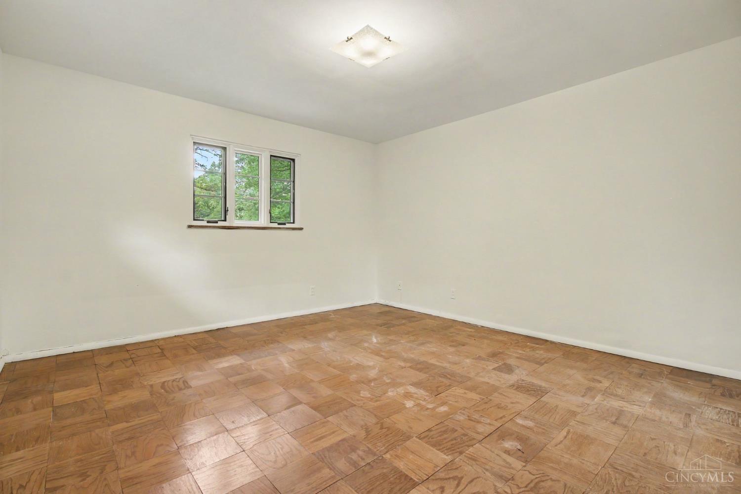 8590 Lynnehaven Drive, Amberley, OH, 45236