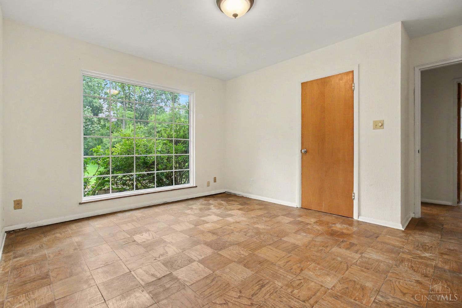 8590 Lynnehaven Drive, Amberley, OH, 45236
