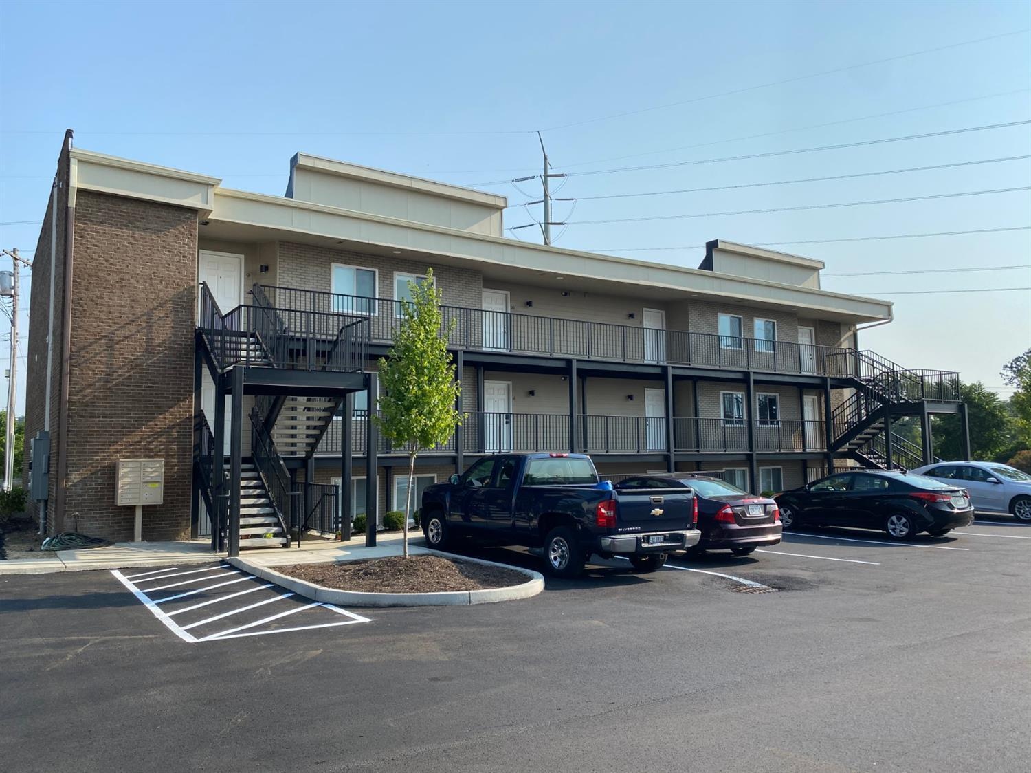 5025 Barrow Avenue Unit: 6